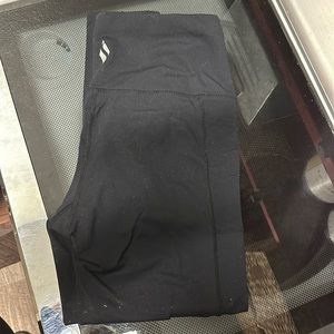 Skechers leggings with pockets on side